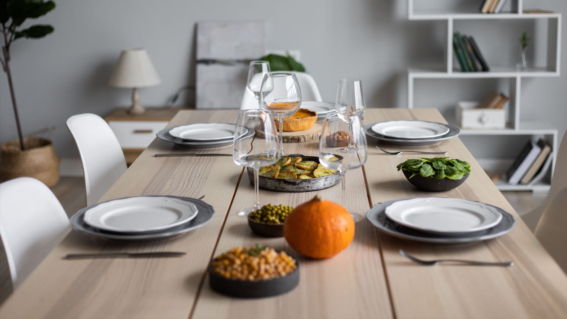 Como escolher o aparelho de jantar perfeito para receber em casa